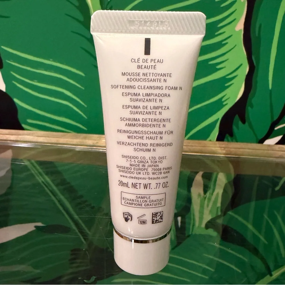 NWT Cle de Peau Softening Cleansing Foam 20mL Mini